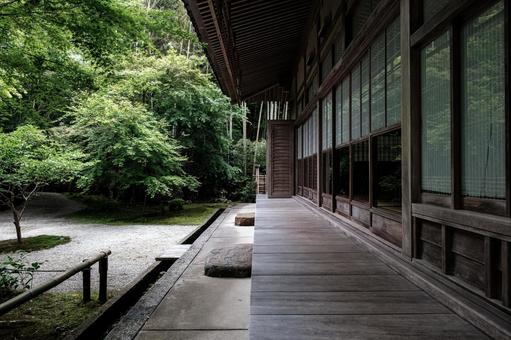 Traditional Japanese Ryokan with Onsen in Hakone